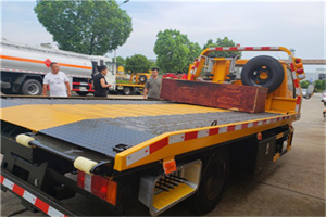 荆门附近拖车电话号码服务